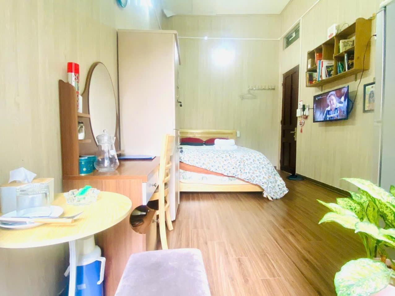 Cozy Homestay With Large Bed, Private Bathroom, Large Balcony Ανόι Εξωτερικό φωτογραφία